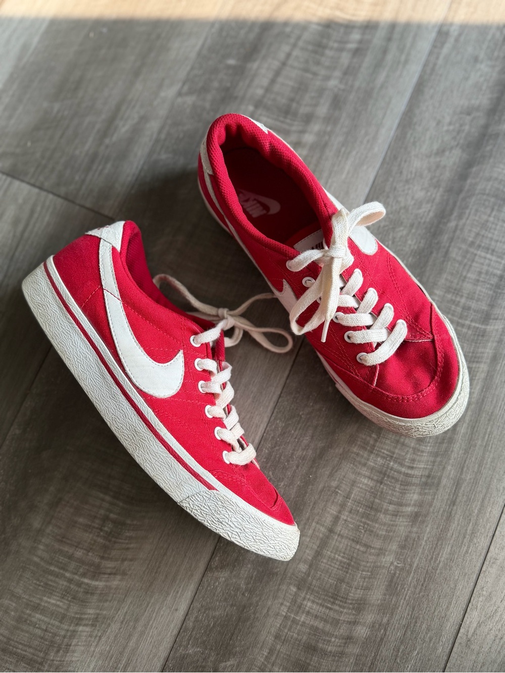 VTG 2002 Nike Women's All Court Red Canvas Obsidian Classic Lace Up Sneaker Sz 9